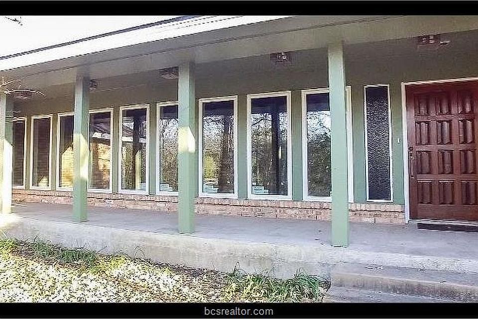 1st image of 1018 Francis Dr