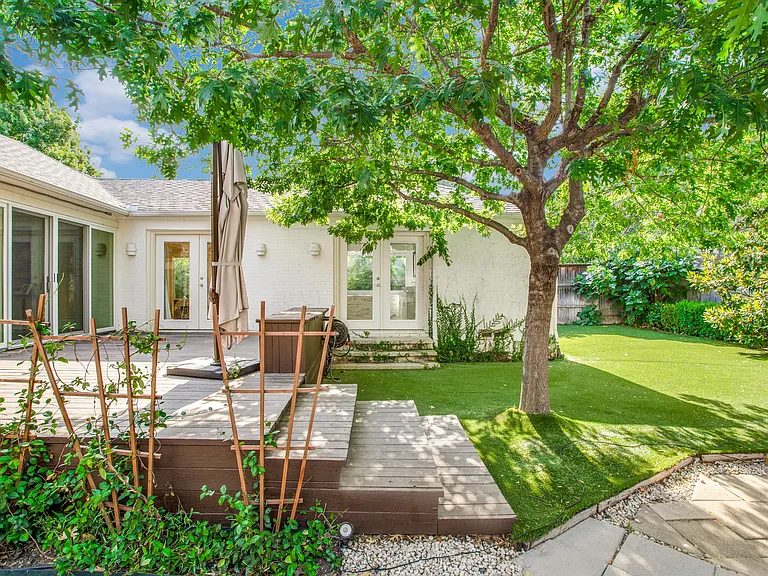 4641 Belclaire Ave — Photo 19