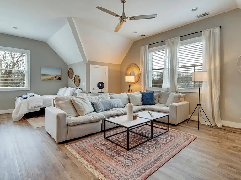 419 Scott Ave — Photo 4