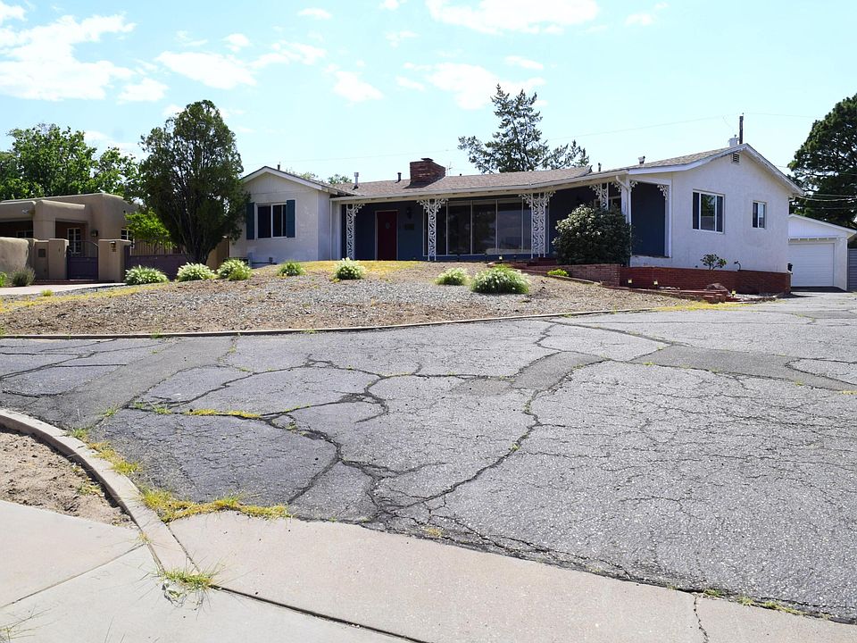 1st image of 311 Solano Dr SE