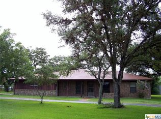 1171 Friar Rd, Cuero, TX 77954