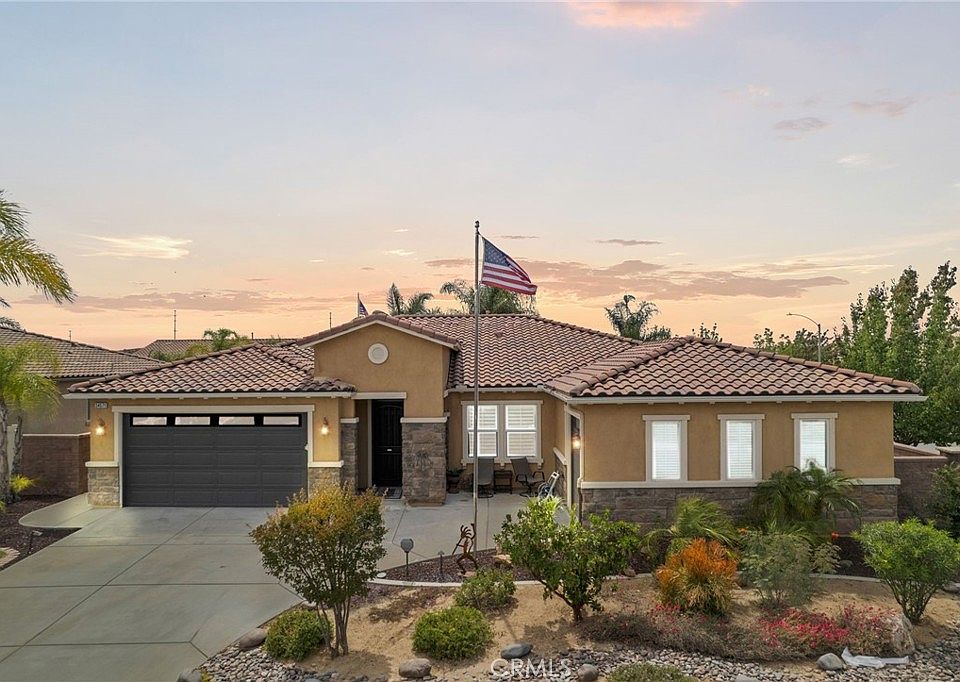 1st image of 34571 Mistletoe Ln