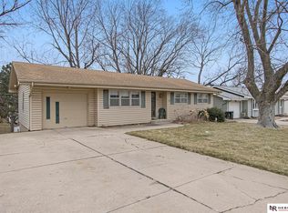 6628 S 85th Ave, Ralston, NE 68127
