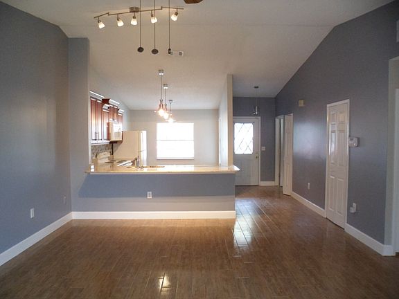 3rd image of 8110 Canyon Oak Ln