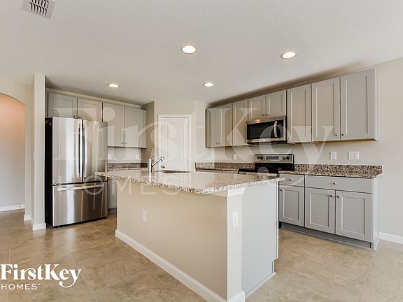 5th image of 614 Lindbergh Way