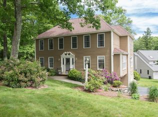 4 Rolling Meadow Dr, Holliston, MA 01746