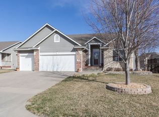 432 E Arapaho St, Kechi, KS 67067
