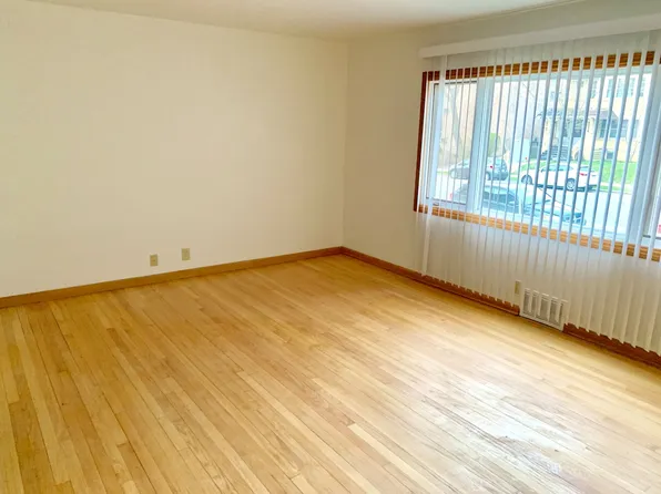 3421 N. Oakland Ave.