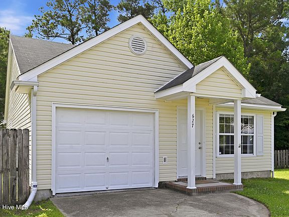 3rd image of 627 S Hampton Drive