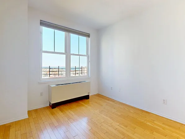 135 Oceana Drive East image 17 of 36