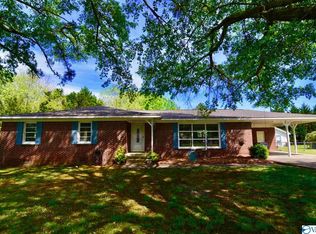 1118 Larry St, Glencoe, AL 35905