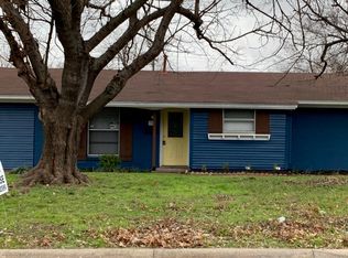 709 SW Southridge Dr, Burleson, TX 76028