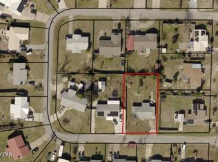 1812 Airport Cir, Panama City, FL 32405