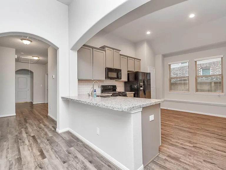 4406 Low Meadow Ln — Photo 13