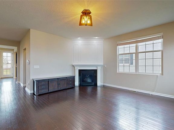 2nd image of 6370 Park Pointe Ct