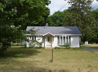 58553 Olds Ave, Hartford, MI 49057