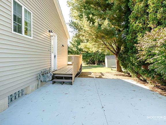 4th image of 11073 Mountain Ash Ave