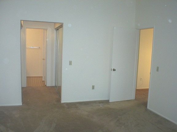 4th image of 2001 S Campus Ave APT A