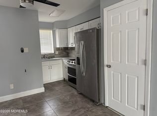 660 Tara Dr, Sicklerville, NJ 08081