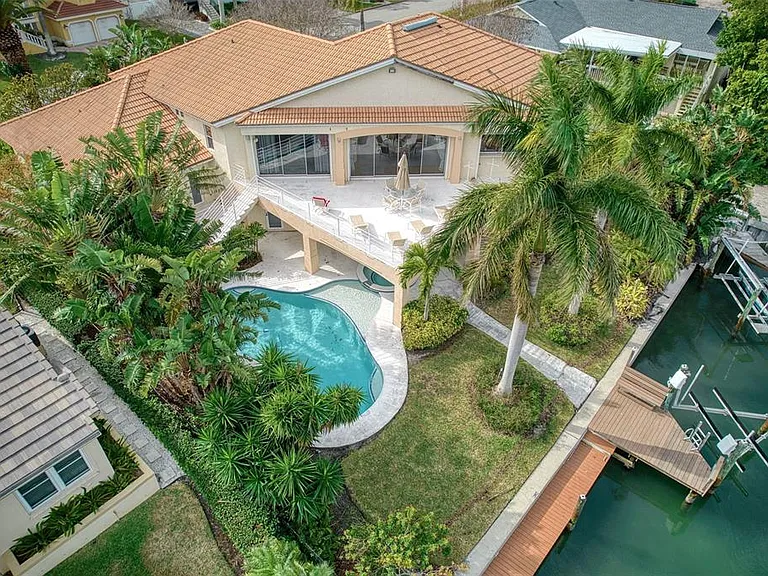 131 Sands Point Dr — Photo 47