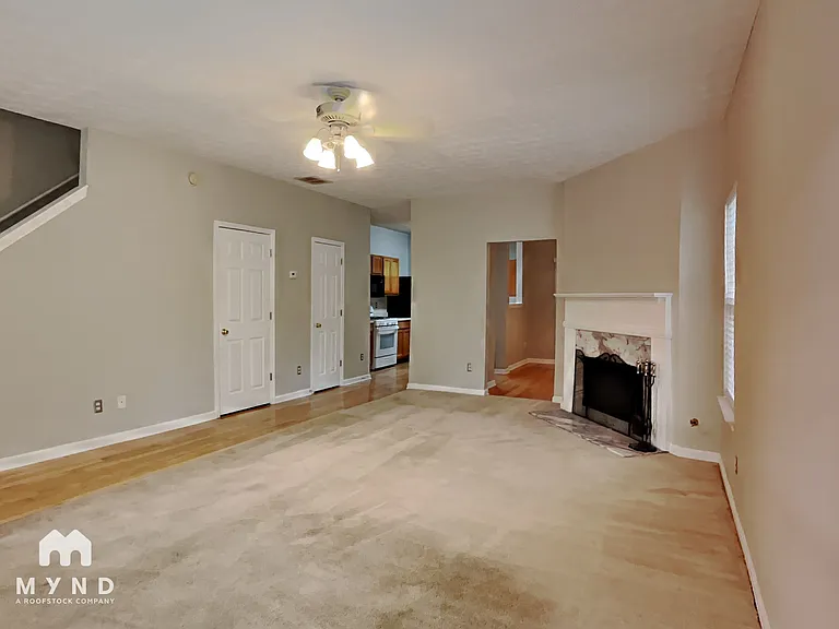 942 Tree Creek Pkwy — Photo 3