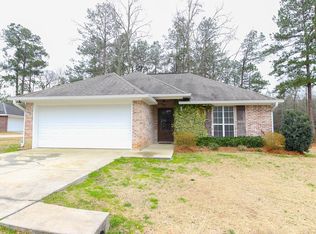 107 Hemingway Dr, Sumrall, MS 39482