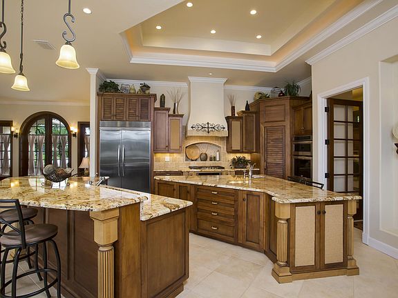 4th image of 880 Cypress Lake Cir