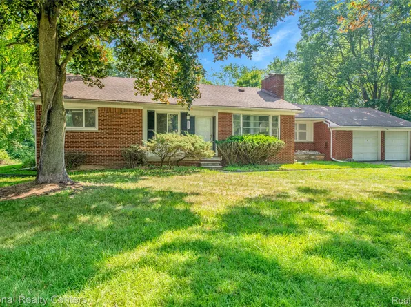 23500 Oliver Ct, Southfield, MI 48033