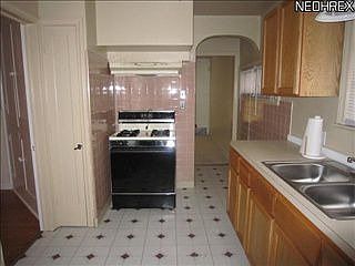 4th image of 870 Quarry Dr