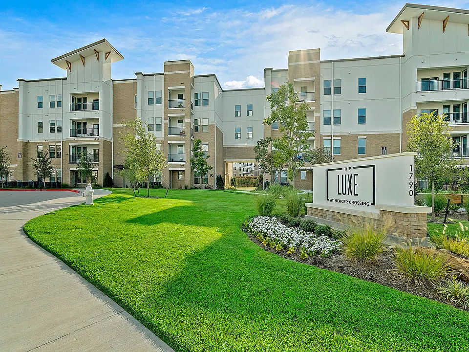 Luxe at Mercer Crossing