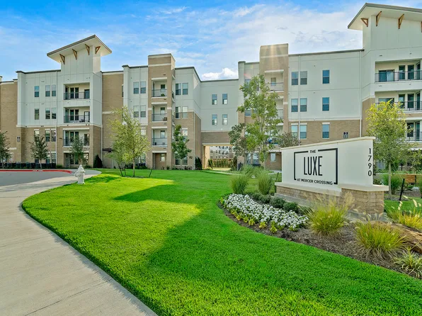 Luxe at Mercer Crossing