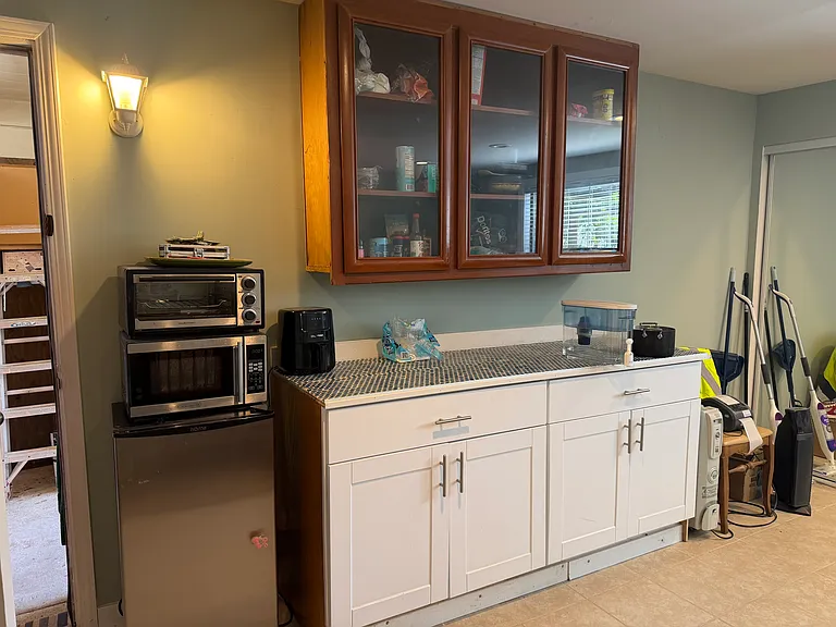 Middlefield Dr — Photo 11