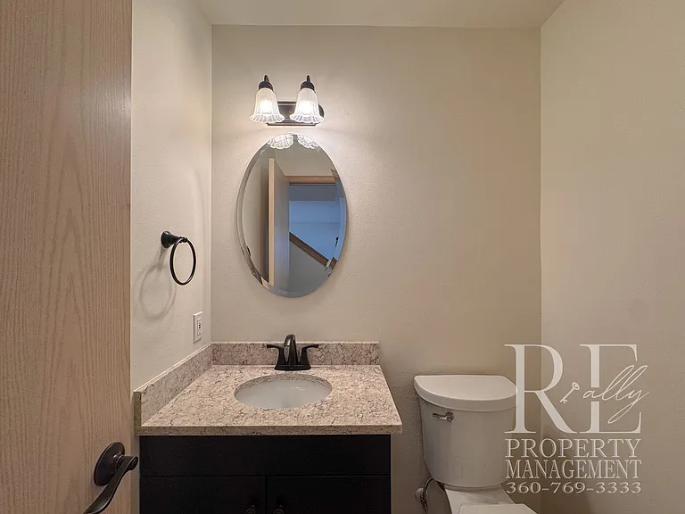 7250 Valley Wood Pl NE — Photo 4