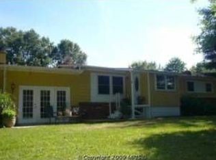 19829 Memory Ln, Sterling, VA 20165