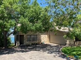 1603 Lakeside Dr W, Canyon Lake, TX 78133