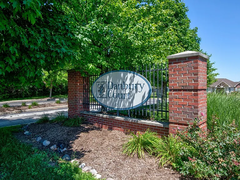 Danbury Court — Photo 21
