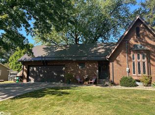 2801 Sunnyside Ave, Burlington, IA