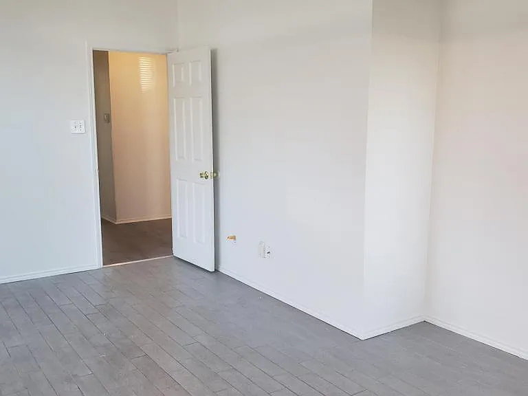 924 Hillrise Dr — Photo 16