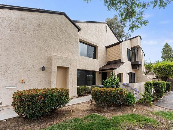 2nd image of 3031 Plaza Natalia