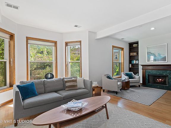 5th image of 814 W Cuyler Ave #2E