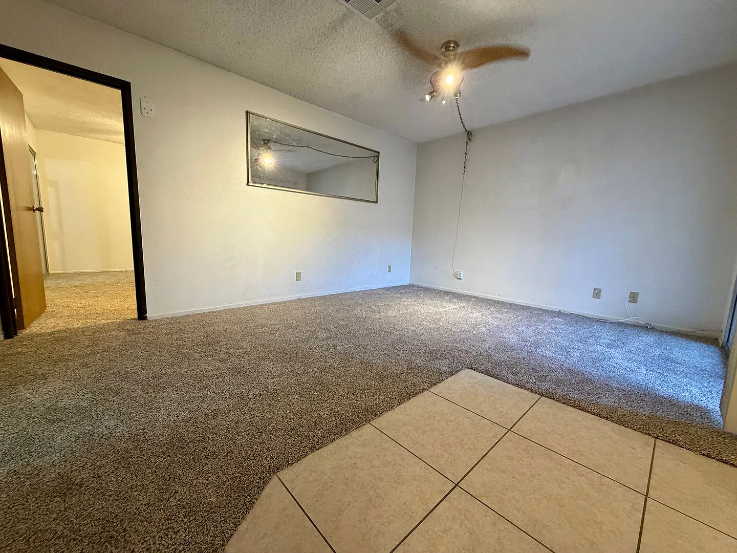 single story townhome — Photo 4