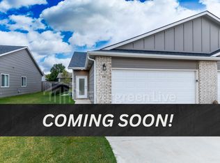 116 E Santa Fe Cir, Mulvane, KS 67110