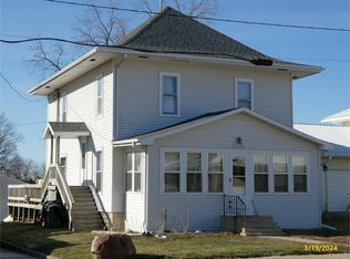 508 W 4th St, Wellsburg, IA 50680