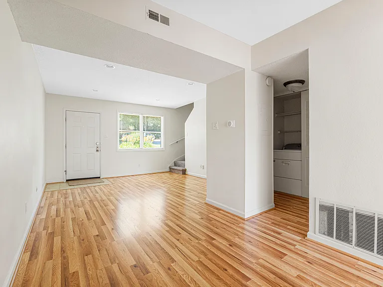 8907 S Swan Cir — Photo 8