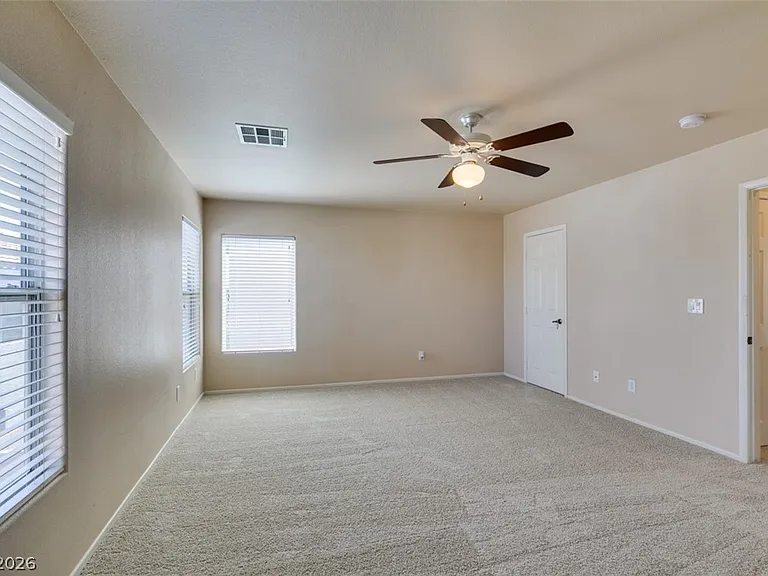 186 Gilliflower Ave #0 — Photo 34