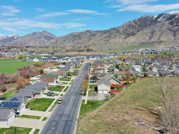 44 W Spring Creek Pkwy, Providence, UT 84332