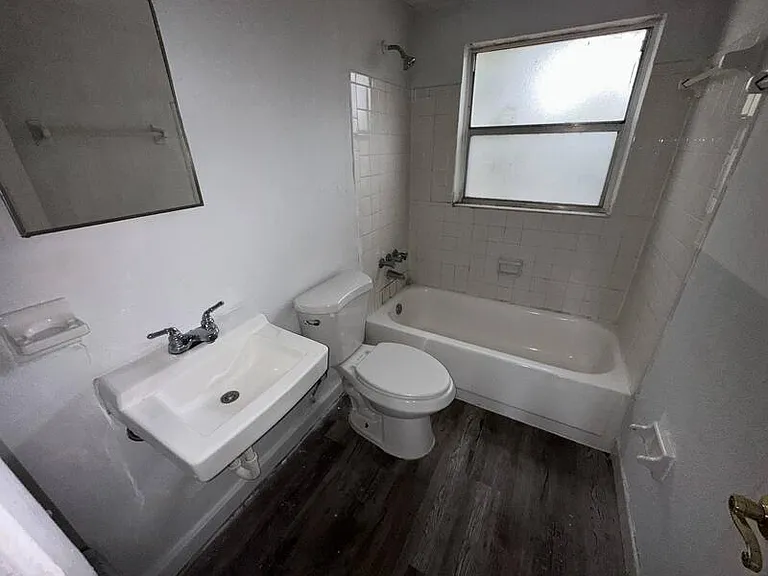 5261 Alhambra Dr — Photo 9