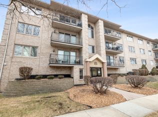 10404 S Keating Ave APT 2B, Oak Lawn, IL 60453