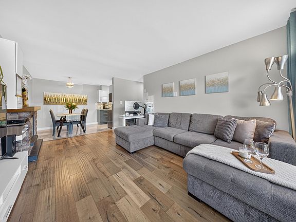 3rd image of 45598 McIntosh Dr #122