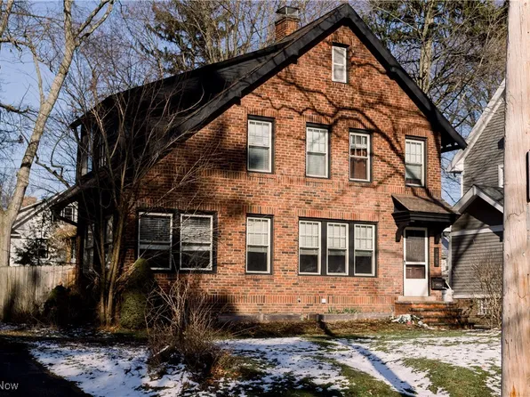 3085 Essex Rd, Cleveland Heights, OH 44118